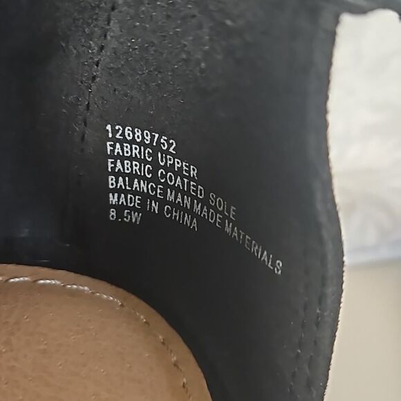 Torrid Black Faux Suede Sandals 4 Inch Heels Size 8.5 W - Picture 7 of 16